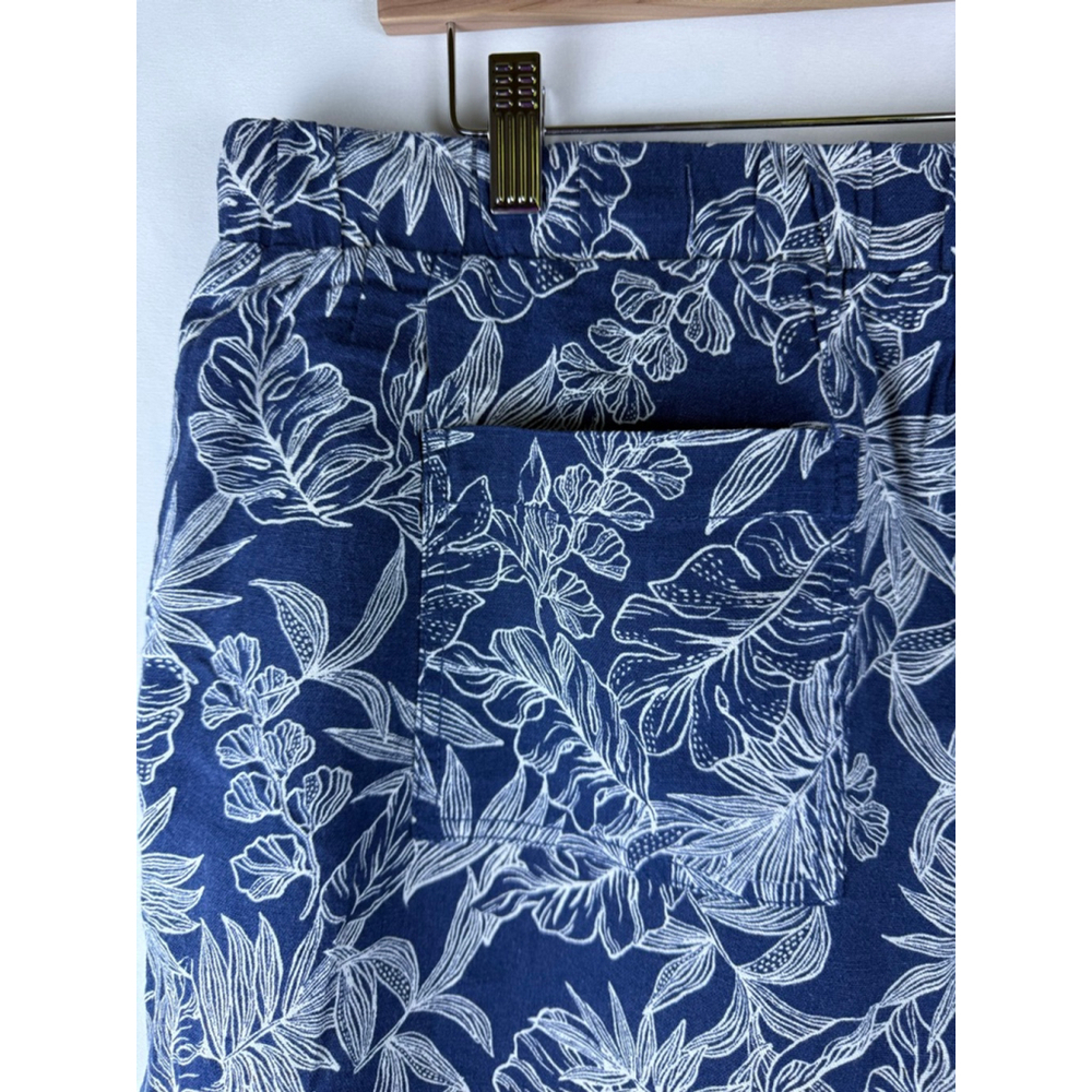 NWOT Women's BRIGGS Floral Linen Blend Shorts Blue/White Size XL - Picture 5 of 8